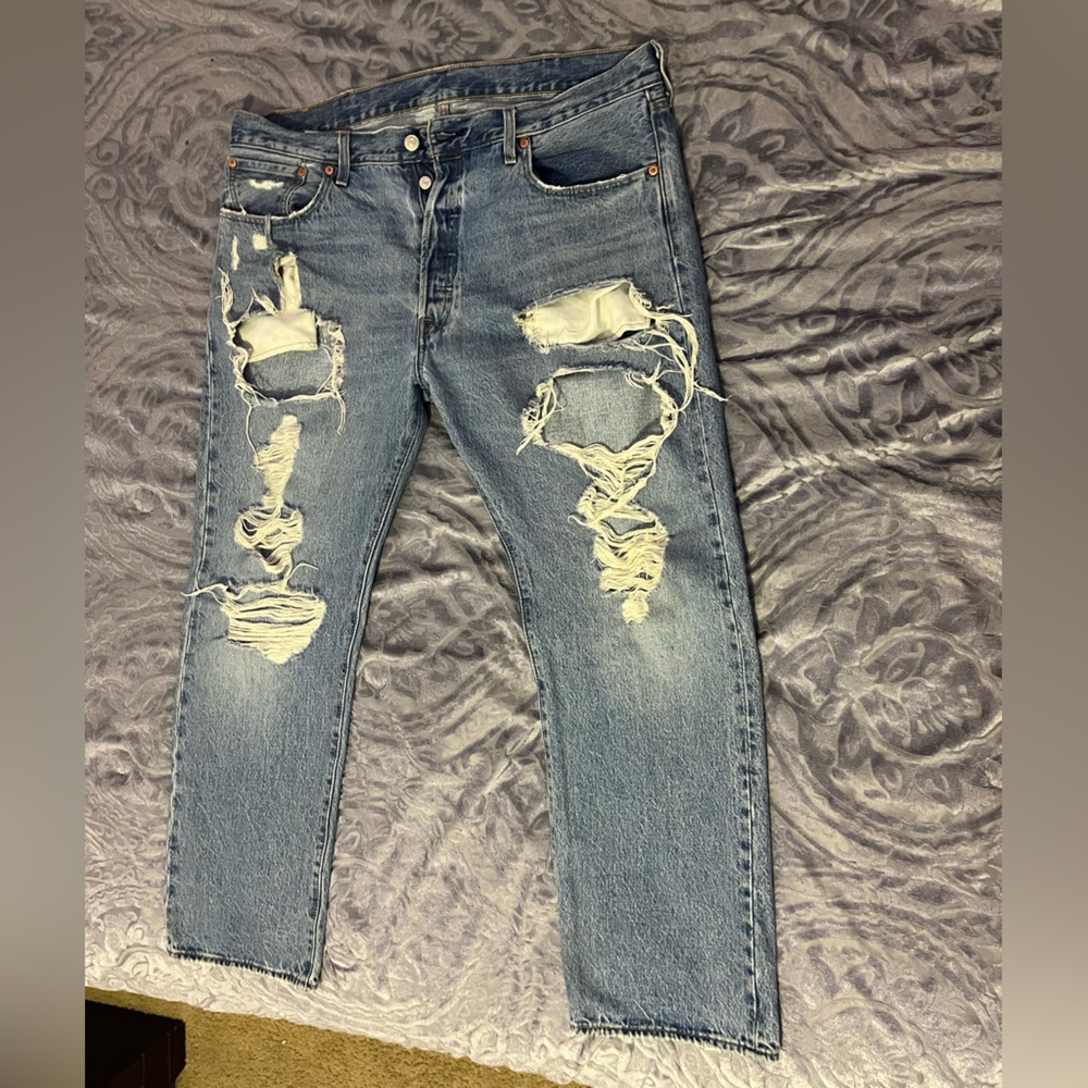 ripped levi jeans 38x30